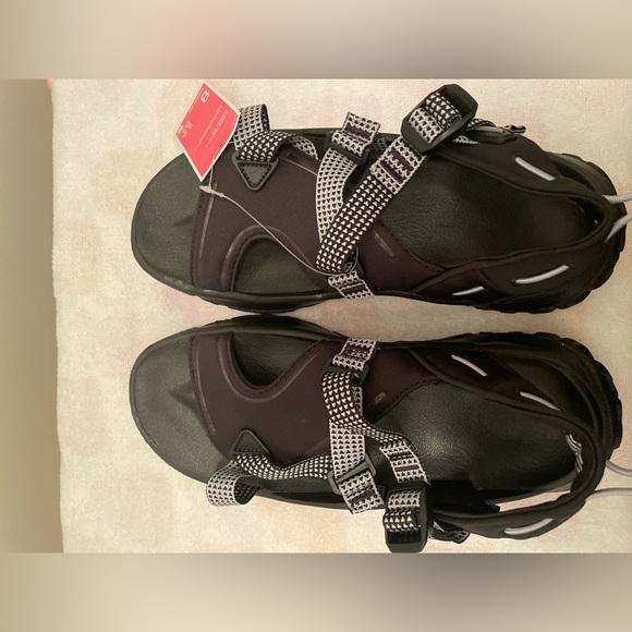 Women’s Nike Oneonta Sandal - Size 8 - Picture 5 of 8